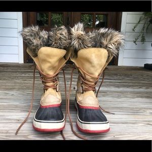 Women’s Sorel Joan of Ark Boots w/ Fur Lining